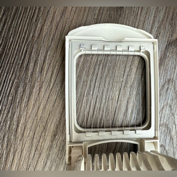 Pampered Chef Egg Slicer - Picture 6 of 7